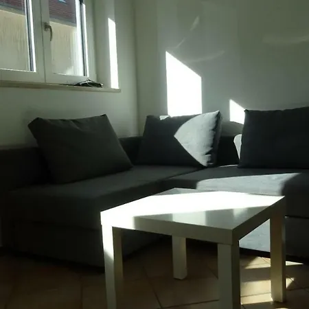 Appartement Schones Souterrain-appartement In Schlossnahe