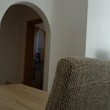 Schones Souterrain-appartement In Schlossnahe Appartement Oberschleißheim