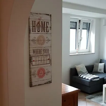 Schones Souterrain-appartement In Schlossnahe Oberschleißheim