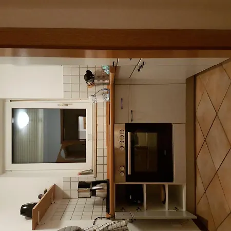 Schones Souterrain-appartement In Schlossnahe Appartement *
