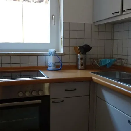 Schones Souterrain-appartement In Schlossnahe *