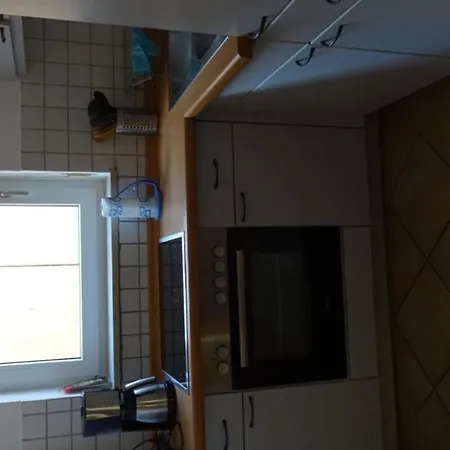 Appartement Schones Souterrain-appartement In Schlossnahe *