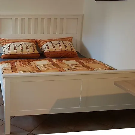 Schones Souterrain-appartement In Schlossnahe Oberschleißheim